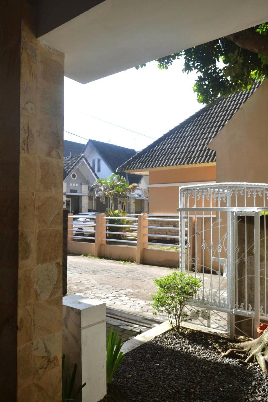 Cipta Guesthouse Yogyakarta Exterior foto